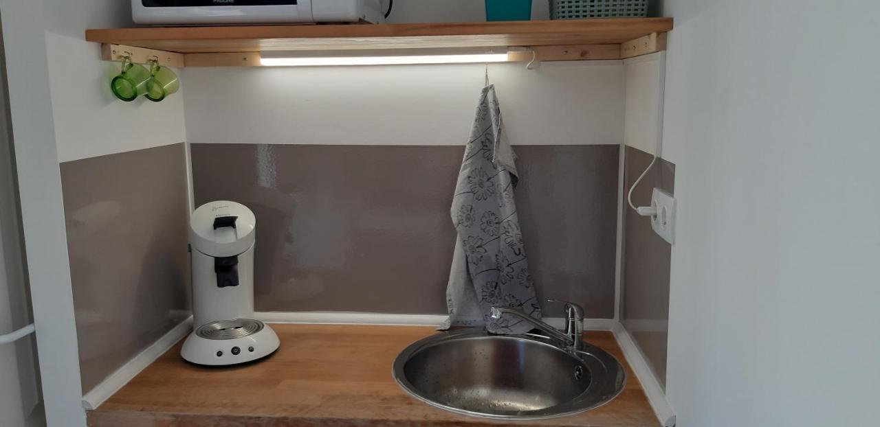 Petit Studio Independant Dans Jardin Avec Parking Et Portail Electrique 马赛 外观 照片